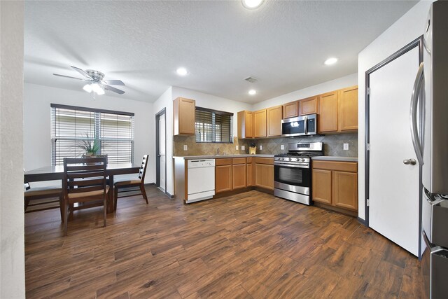 16771 N Rail Dr, Conroe, TX 77385 - photo 10