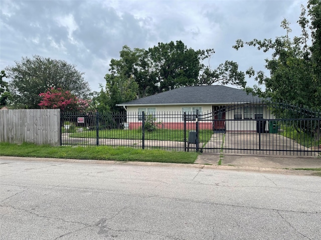 7403 N Dearborn St, Houston, TX 77055 - view of front of house featuring a fenced front yard and a gate