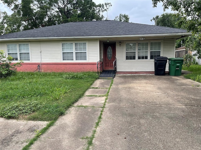 7403 N Dearborn St, Houston, TX 77055 - view of front of property featuring brick siding and roof with shingles