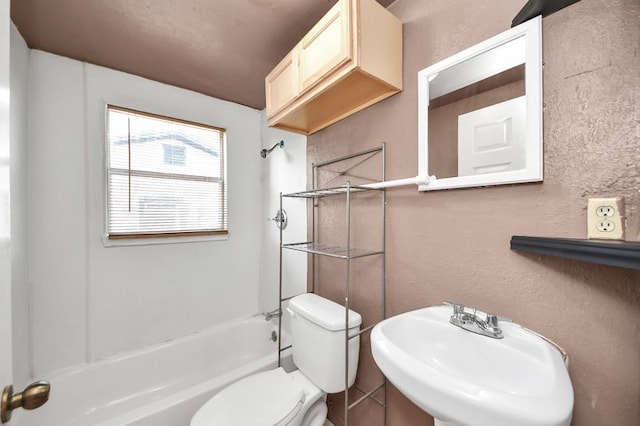 6821 Haight St, Houston, TX 77028 - full bathroom featuring a sink and  shower combination