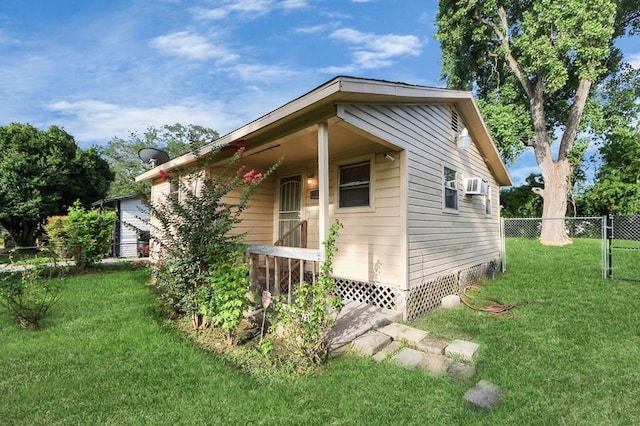 6821 Haight St, Houston, TX 77028 - view of property exterior featuring crawl space