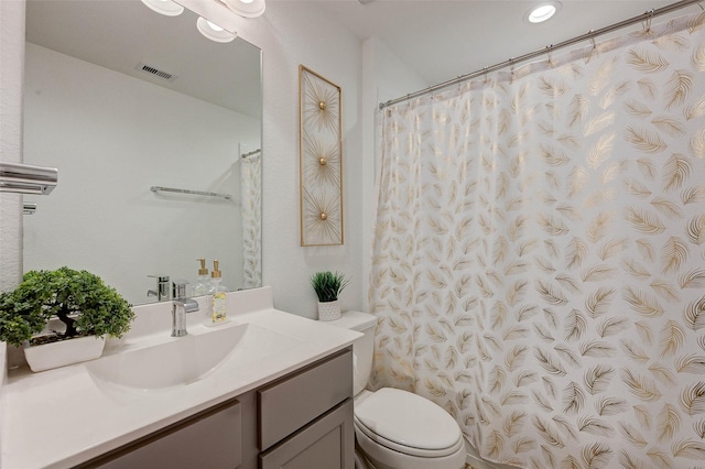 29918 Reagans Ranch Dr, Katy, TX 77494 - bathroom featuring vanity, recessed lighting, and a shower with curtain