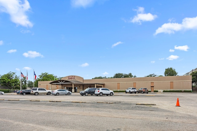 1161 Beasley Hills Ln, Houston, TX 77008 - view of uncovered parking lot