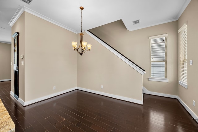 1161 Beasley Hills Ln, Houston, TX 77008 - unfurnished room with crown molding, a chandelier, and dark wood finished floors