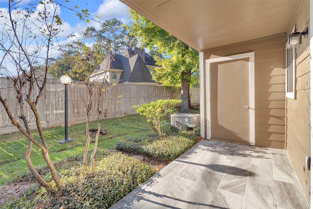 14911 Wunderlich Dr Unit 613, Houston, TX 77069 - view of yard featuring a patio area