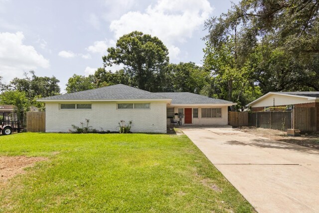1606 Oaks Dr, Pasadena, TX 77502 - photo 1