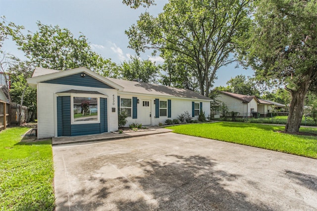 4330 Heite St, Houston, TX 77022 - single story home with concrete driveway