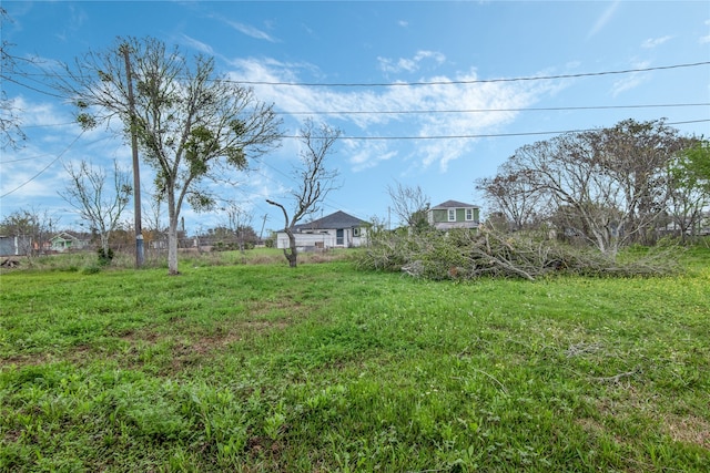 626 W 6th St, Freeport, TX 77541 - view of yard