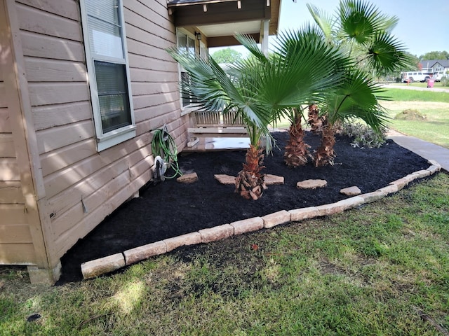 626 W 6th St, Freeport, TX 77541 - view of yard