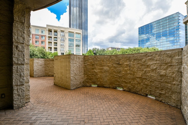 5005 Hidalgo St Unit 210, Houston, TX 77056 - view of patio / terrace