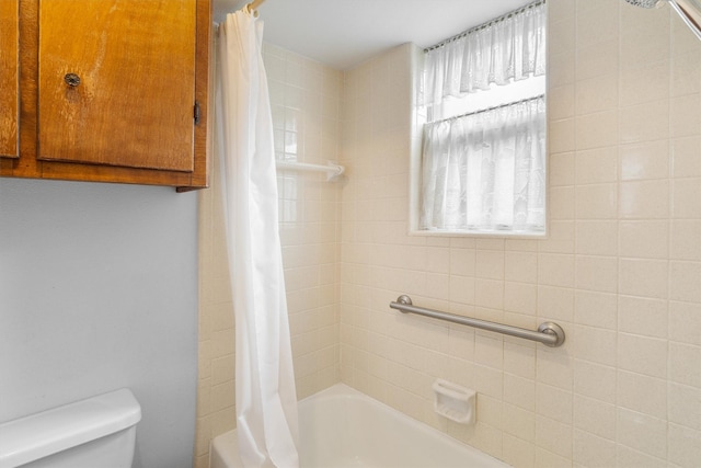 2718 Stratford St, Pearland, TX 77581 - bathroom with toilet and shower / bath combination with curtain