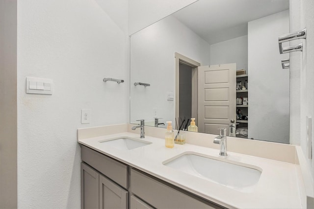 12810 Barnesbury Ln, Houston, TX 77047 - full bathroom featuring double vanity