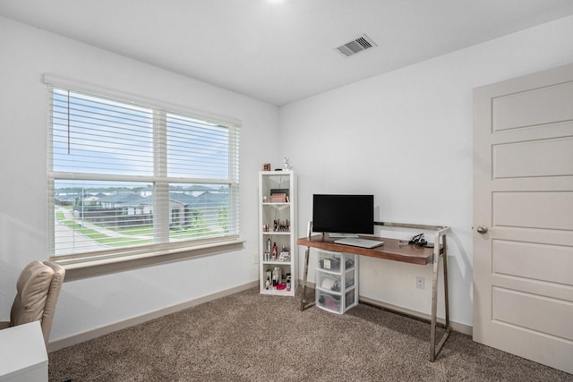 12810 Barnesbury Ln, Houston, TX 77047 - carpeted office with baseboards