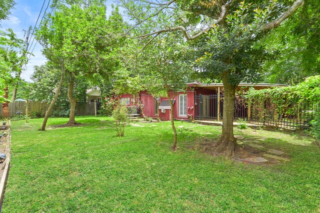 1202 Fay Rd, Kemah, TX 77565 - view of yard