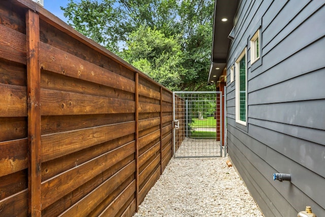 4543 Warm Springs Rd, Houston, TX 77035 - view of yard with a gate