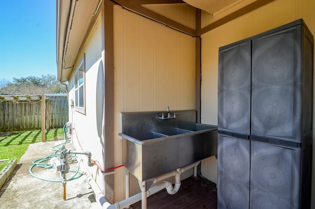10723 Bexley Dr, Houston, TX 77099 - view of patio / terrace