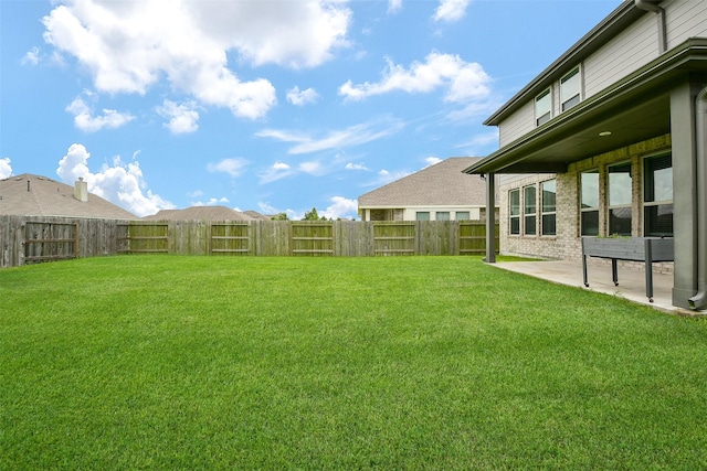4437 Jessamine Creek Trl, Rosharon, TX 77583 - fenced backyard featuring a patio area