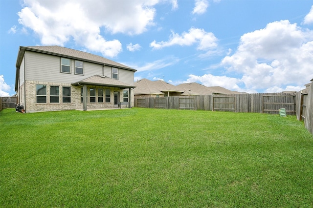4437 Jessamine Creek Trl, Rosharon, TX 77583 - rear view of house with a fenced backyard
