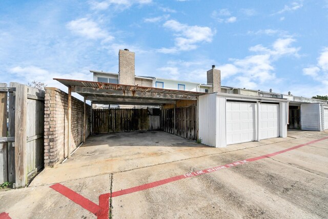 11877 Algonquin Dr, Houston, TX 77089 - view of garage
