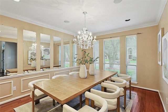 1423 Meadow Lakes Dr, Sugar Land, TX 77479 - dining room featuring wood finished floors, a chandelier, ornamental molding, and recessed lighting