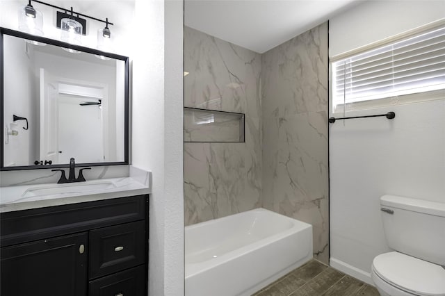 810 W Cattle Dr, Onalaska, TX 77360 - full bathroom with vanity and shower / tub combination
