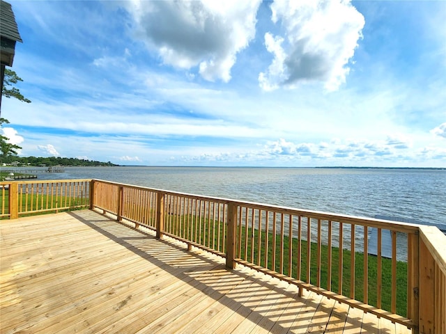 810 W Cattle Dr, Onalaska, TX 77360 - wooden deck featuring a water view
