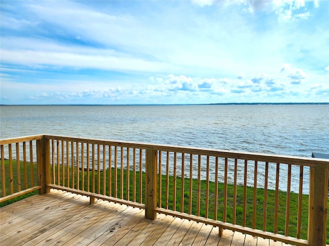 810 W Cattle Dr, Onalaska, TX 77360 - wooden deck with a water view