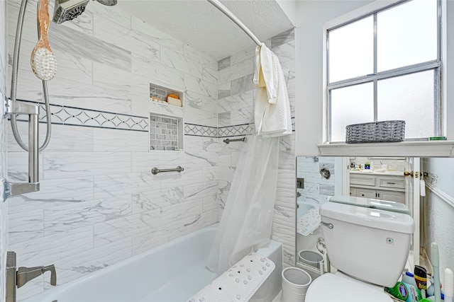 6710 Blue Hills Rd, Houston, TX 77069 - full bath with shower / bath combo and a textured ceiling