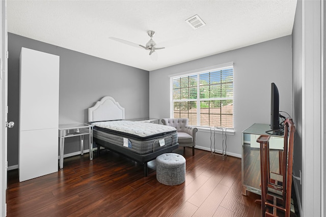 6710 Blue Hills Rd, Houston, TX 77069 - bedroom with wood finished floors and ceiling fan