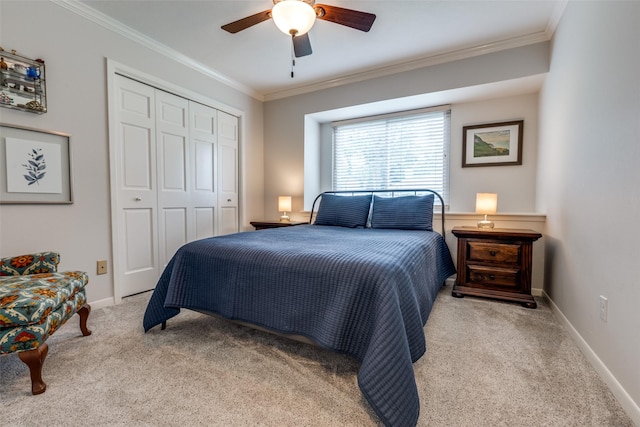 2827 Fontana Dr, Houston, TX 77043 - bedroom with carpet floors, crown molding, a closet, and a ceiling fan