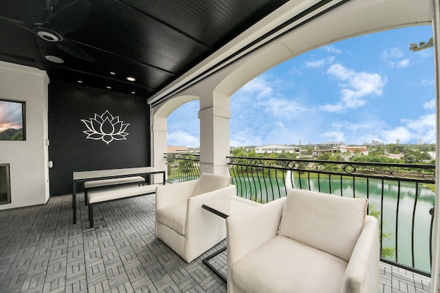 3711 Somerset Commons Ln, Houston, TX 77055 - balcony featuring a water view
