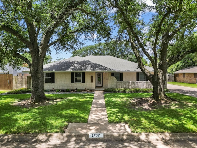 1707 Twelve Oaks Dr, Texas City, TX 77591 - photo 1