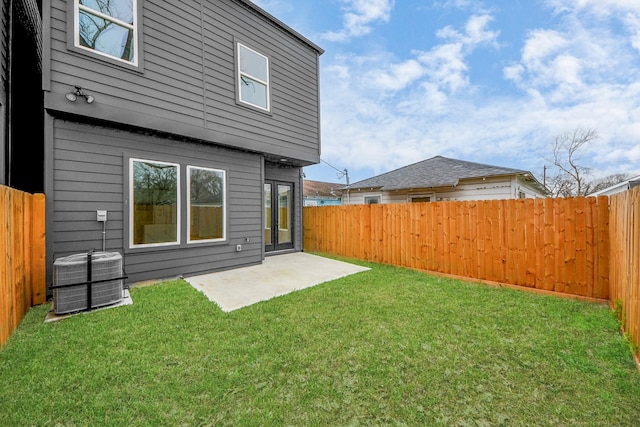 4415 Coke St Unit B, Houston, TX 77020 - rear view of property with a fenced backyard and a patio area