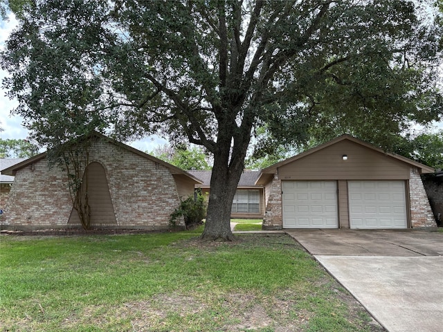 16114 Blackhawk Blvd, Friendswood, TX 77546 - photo 1