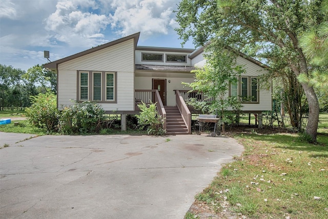 6203 Wickwillow Ln, Alvin, TX 77511 - view of front of home