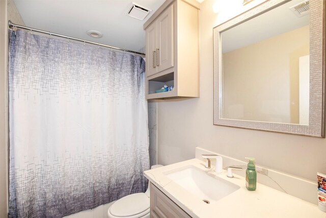 6203 Wickwillow Ln, Alvin, TX 77511 - full bath with vanity and shower / bath combo with shower curtain