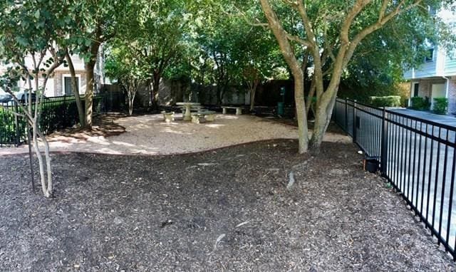 3001 Murworth Dr Unit 1603, Houston, TX 77025 - view of yard
