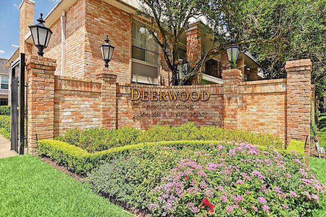 2238 S Piney Point Rd Unit 204, Houston, TX 77063 - view of community sign