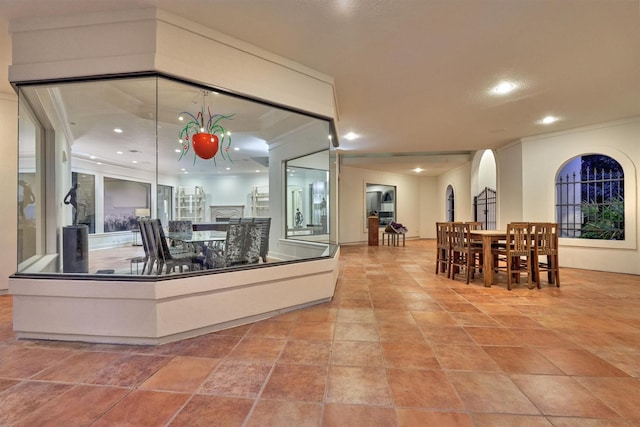 134 Trinity Oaks Ct, The Woodlands, TX 77381 - interior space featuring a chandelier, recessed lighting, and arched walkways