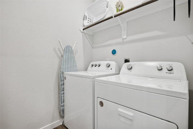 16934 Needlepoint Dr, Conroe, TX 77302 - laundry area featuring washer and clothes dryer