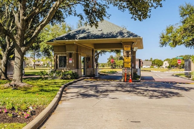 3343 Summerwood Ln, Pearland, TX 77584 - surrounding community featuring driveway
