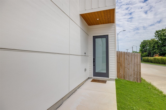4402 Santorini Ln, Houston, TX 77045 - entrance to property featuring board and batten siding