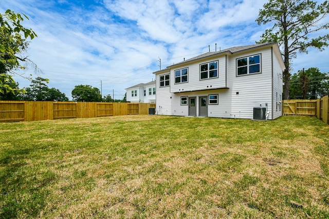 8306 E Tidwell Rd, Houston, TX 77028 - back of property with a fenced backyard