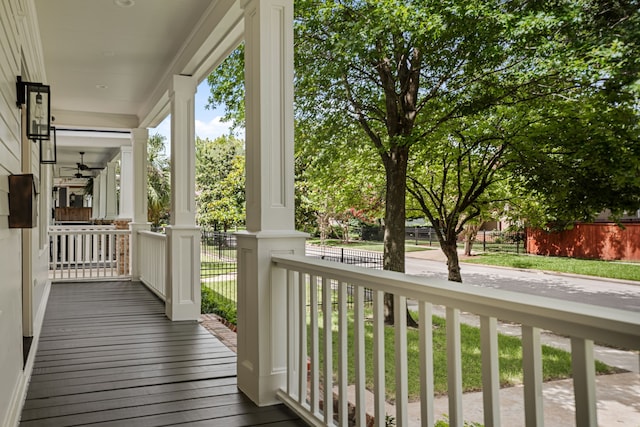 1603 Columbia St, Houston, TX 77008 - view of porch
