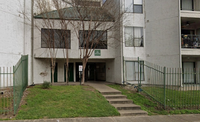 2818 S Bartell Dr Unit 13, Houston, TX 77054 - view of building exterior