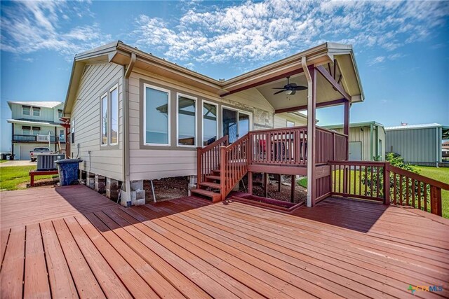 40 Sailfish Lndg, Port Lavaca, TX 77979 - wooden deck featuring a ceiling fan