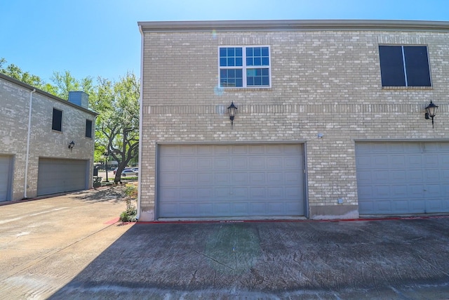 7264 Regency Square Ct, Houston, TX 77036 - view of garage