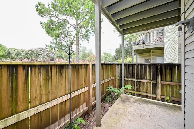 9707 Richmond Ave Unit 3, Houston, TX 77042 - fenced backyard featuring a patio