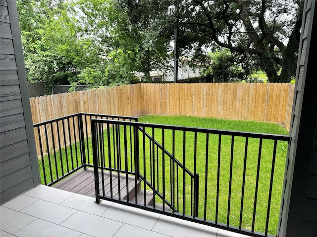 308 E 36th St, Houston, TX 77018 - view of wooden balcony featuring a deck