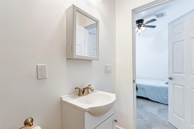 4018 6th St, Galveston, TX 77554 - ensuite bathroom with vanity and a ceiling fan